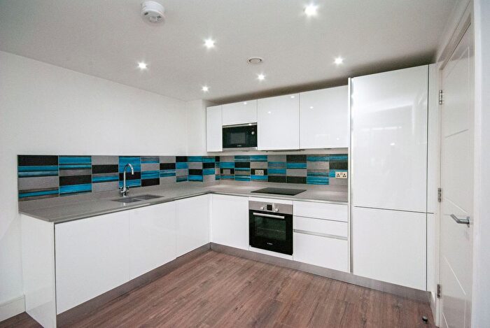 2 Bedroom Flat To Rent In The View, London Road, Westcliff-On-Sea, SS0