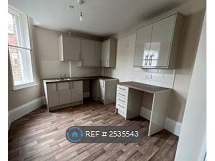 2 Bedroom Flat To Rent In Skinner Street, Newport, NP20
