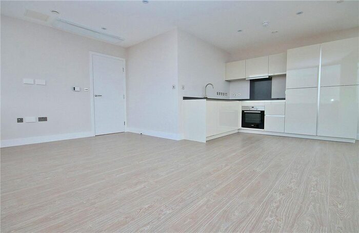 2 Bedroom Flat To Rent In Staines Road West, Sunbury-On-Thames, Surrey, TW16