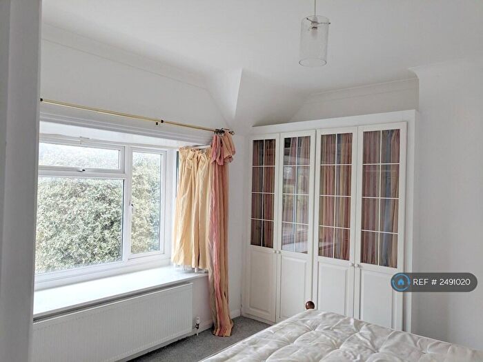 2 Bedroom Flat To Rent In Furze Platt Road, Maidenhead, SL6