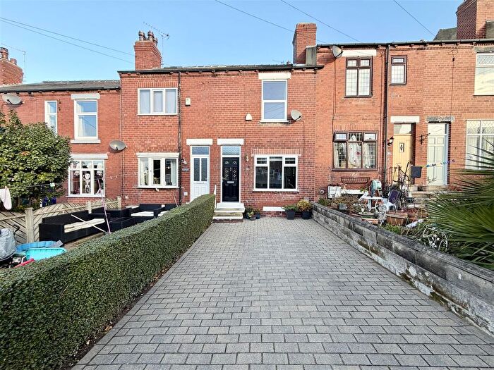 2 Bedroom Terraced House For Sale In Bickerdike Terrace, Kippax, Leeds, LS25
