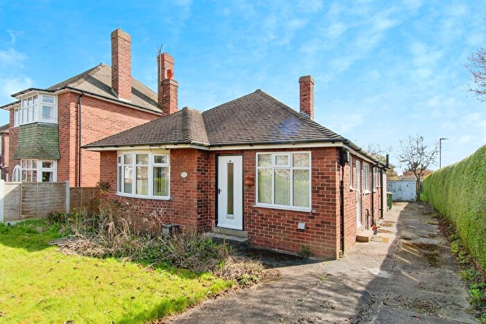 3 Bedroom Detached Bungalow For Sale In Chequerfield Avenue, Pontefract, WF8