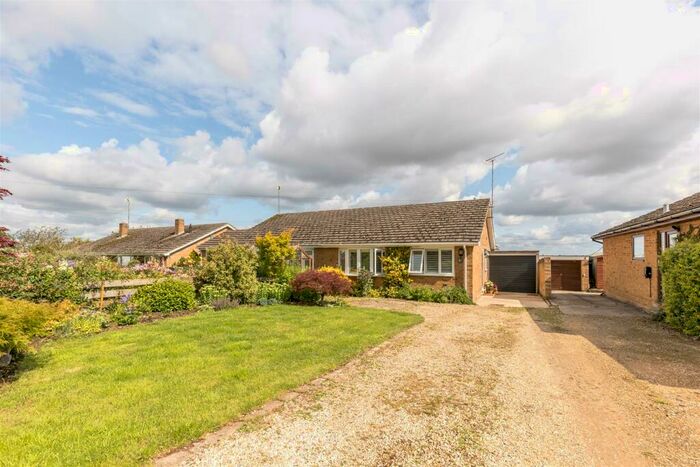2 Bedroom Semi-Detached Bungalow For Sale In Dashwood Rise, Duns Tew, OX25