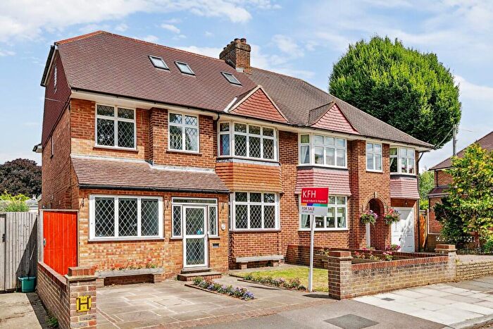 5 Bedroom Semi-Detached House For Sale In Pittsmead Avenue, Hayes, Bromley, BR2