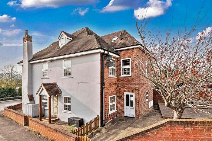 2 Bedroom Apartment For Sale In C Sloane Close, Goring On Thames, RG8