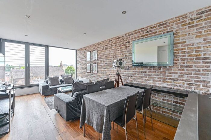 2 Bedroom Flat To Rent In Arklow Road, Deptford, London, SE14