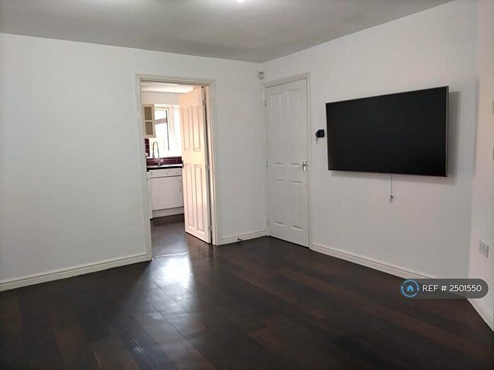 3 Bedroom Terraced House To Rent In Henry Walk, Dartford, DA1