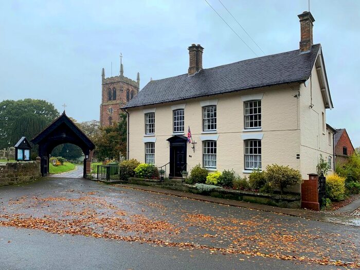 3 Bedroom Town House To Rent In High Street, Eccleshall, ST21