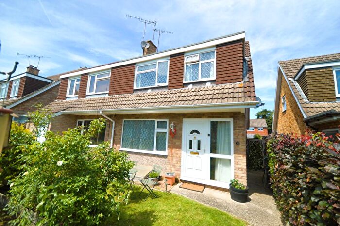 3 Bedroom Semi-Detached House For Sale In Hewlett Place, Bagshot, GU19