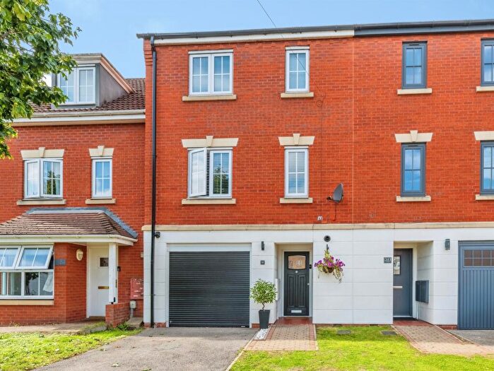 4 Bedroom Town House For Sale In The Willows, Hull, HU7