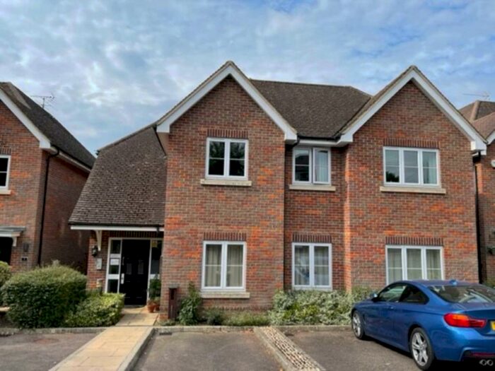 2 Bedroom Apartment To Rent In Dell Close, Chesham, HP5