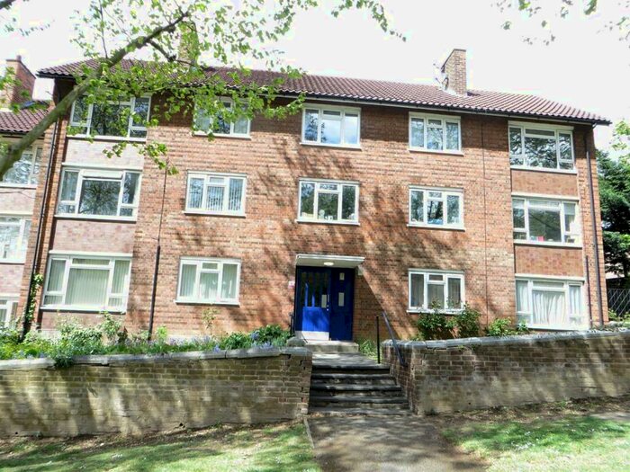 1 Bedroom Flat To Rent In Old Church Road, Chingford, E4