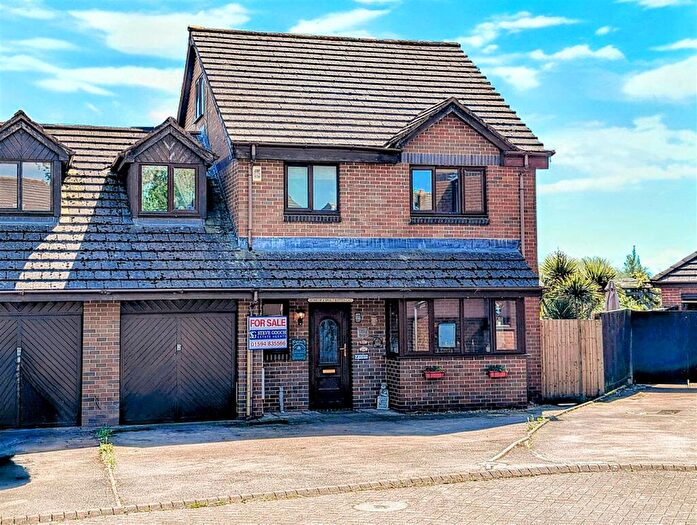 6 Bedroom Link Detached House For Sale In Old Furnace Close, Lydney, GL15