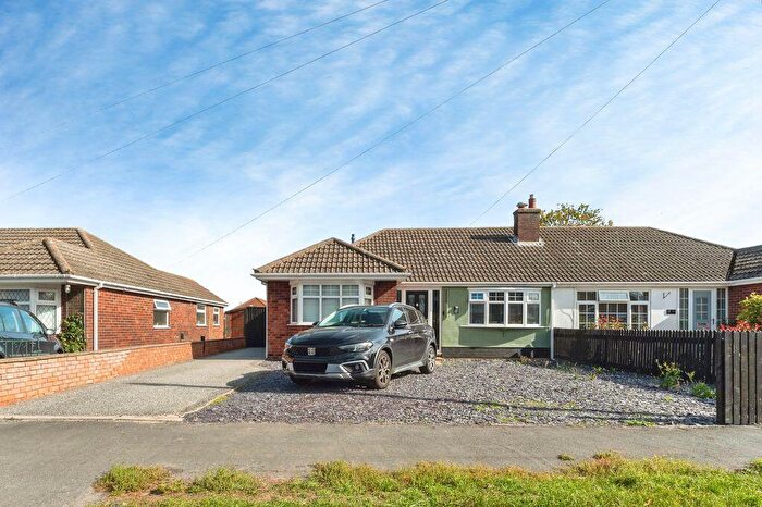 3 Bedroom Semi-Detached Bungalow For Sale In Field House Road, Humberston, DN36