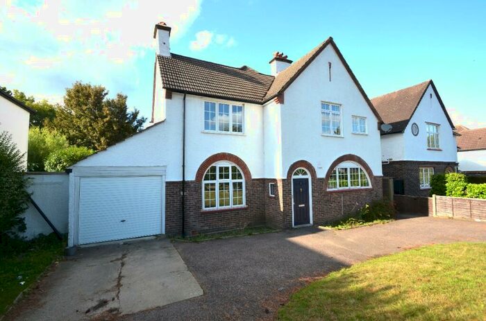5 Bedroom Detached House To Rent In Cross Road, Tadworth, Surrey, KT20