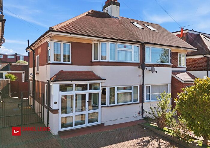 3 Bedroom Semi-Detached House For Sale In The Meadway, Loughton, IG10