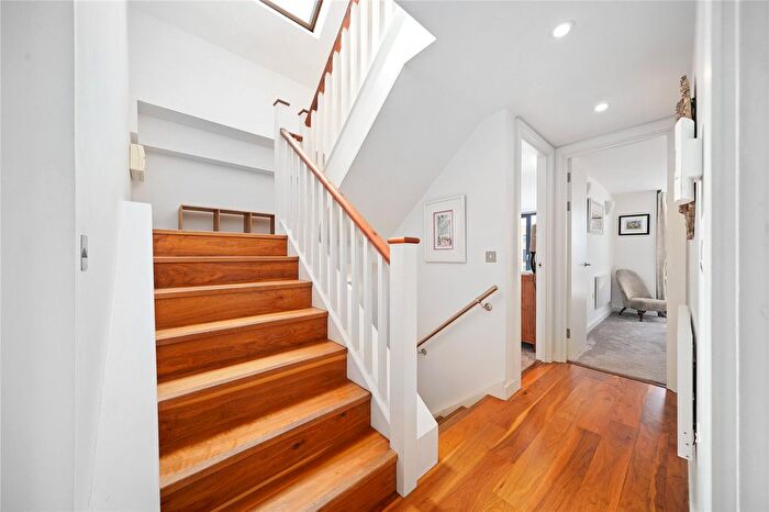 2 Bedroom Flat For Sale In Northington Street, London, WC1N