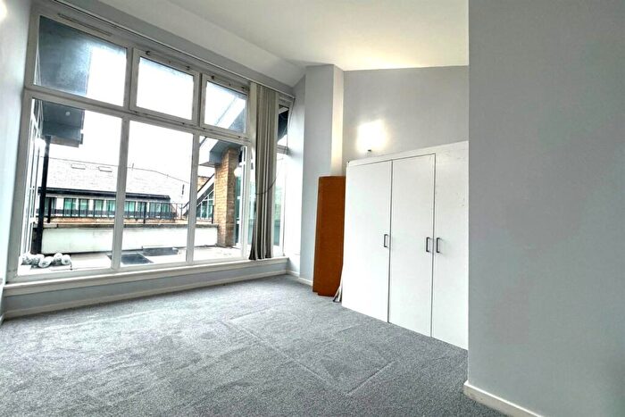 2 Bedroom Apartment To Rent In Grainstore, Canning Town, E16