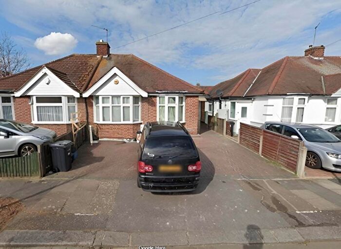 3 Bedroom Bungalow For Sale In Kelsie Way, Ilford, IG6