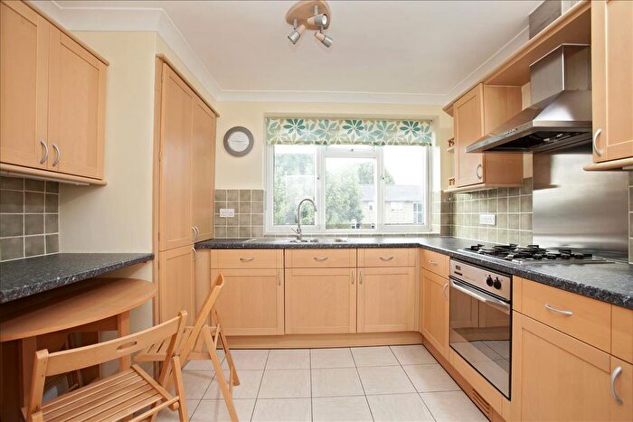 2 Bedroom Flat To Rent In Sutton Lane North, Chiswick, London, W4
