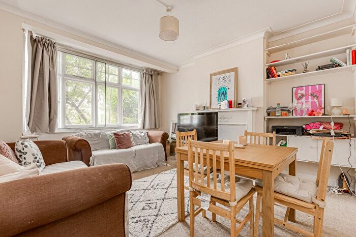 4 Bedroom Terraced House To Rent In Queensville Road, Thornton, SW12