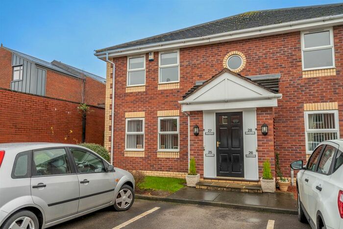 2 Bedroom Flat To Rent In Barbican Mews, York, YO10