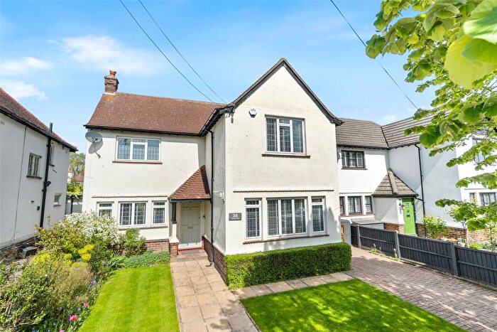 5 Bedroom Detached House For Sale In Courtlands Avenue, Hampton, TW12