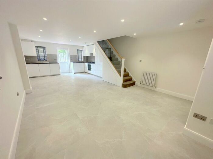 3 Bedroom End Of Terrace House To Rent In Briston Mews, Mill Hill, London, NW7