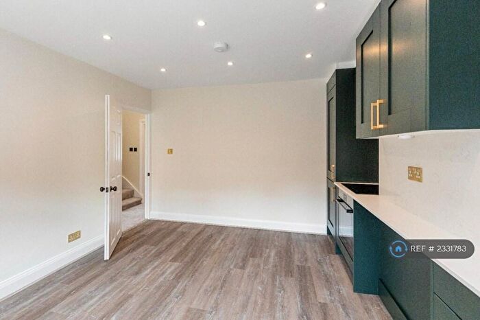 2 Bedroom Flat To Rent In Beverley Gardens, Wembley, HA9