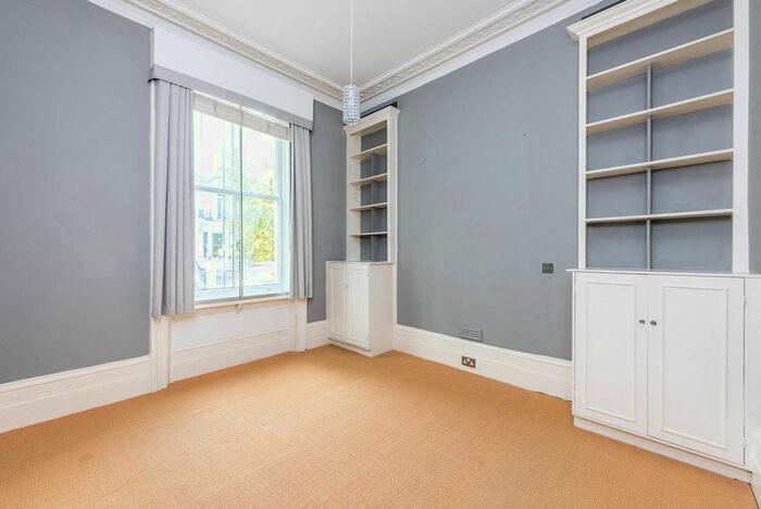 1 Bedroom Flat To Rent In Redcliffe Gardens, Chelsea, London, SW10