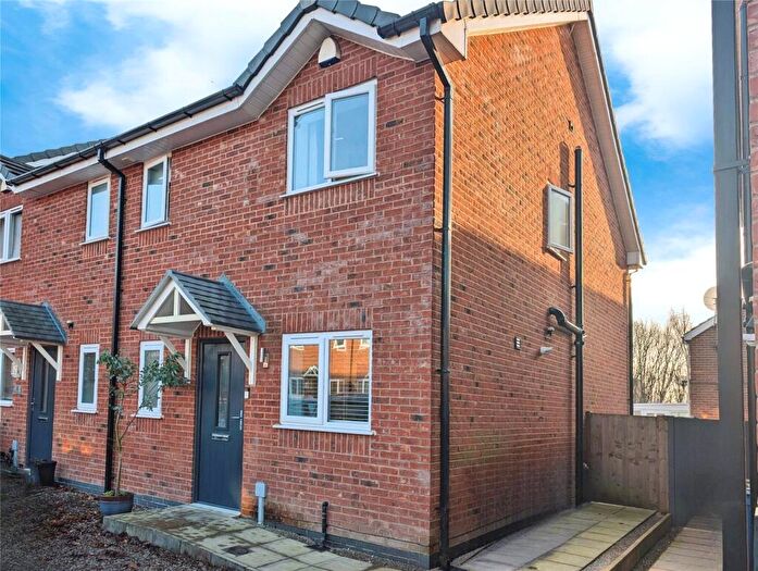 3 Bedroom End Of Terrace House To Rent In Red Bank Close, Radcliffe, Manchester, Greater Manchester, M26