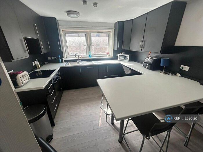 4 Bedroom Flat To Rent In St. Mungo Avenue, Glasgow, G4