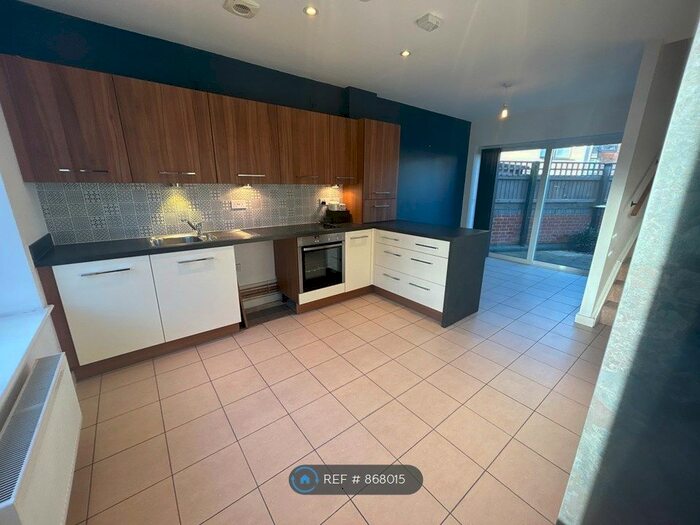 3 Bedroom Semi-Detached House To Rent In Broad Oak Lane, Colchester, CO4