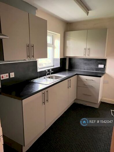 2 Bedroom Flat To Rent In Woodchurch, Merseyside, CH49