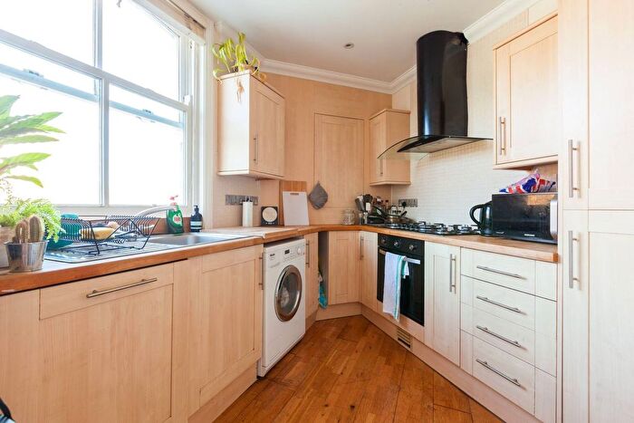 1 Bedroom Flat To Rent In Coldharbour Lane, Brixton, London, SW9