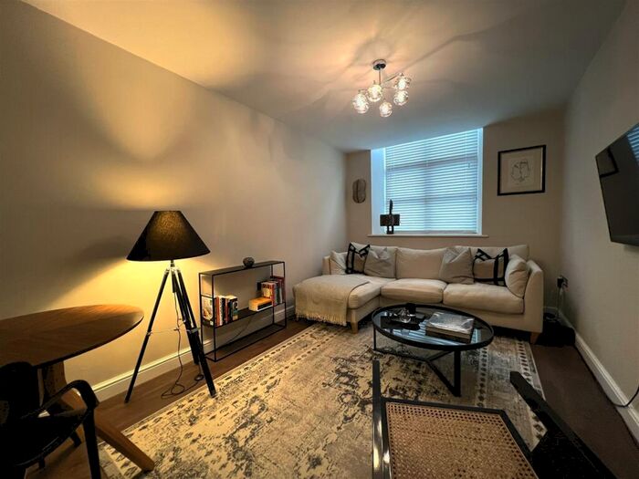 2 Bedroom Apartment To Rent In Glossop Brook Road, Glossop, SK13