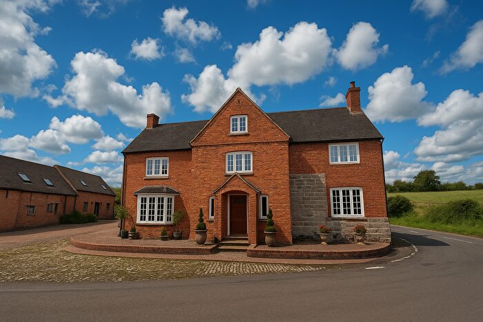 5 Bedroom Farmhouse To Rent In Shelfield Park Farm, Alcester, B49