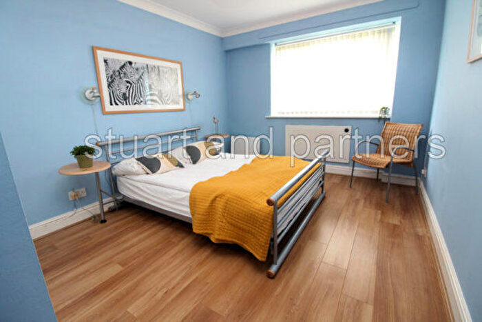 1 Bedroom Flat To Rent In Great Heathmead, Haywards Heath, RH16