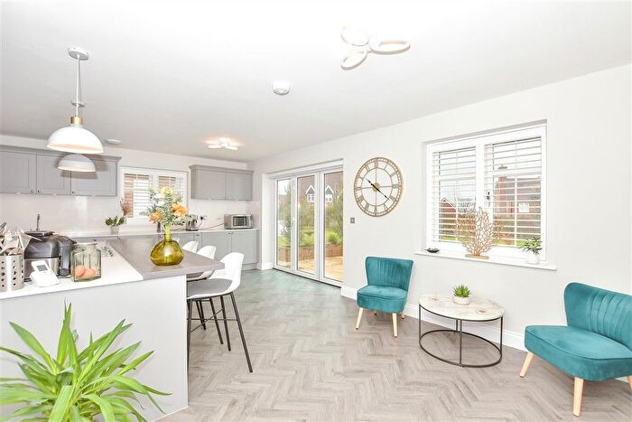 4 Bedroom Detached House For Sale In Vicarage Fields, Linton, Maidstone, Kent, ME17