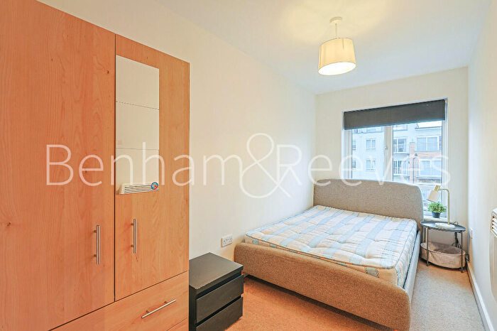 2 Bedroom Apartment To Rent In Heritage Avenue, Colindale, NW9