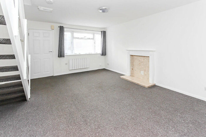 3 Bedroom Semi-Detached House For Sale In Wantage Road, Irchester, NN29