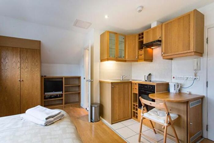 Studio To Rent In Finchley Road, Hampstead, London, NW3