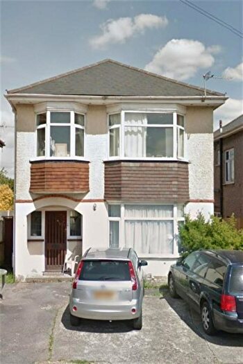 5 Bedroom House To Rent In Bedroom Detached House In Winton, BH9