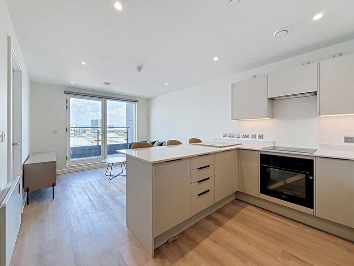 1 Bedroom Apartment To Rent In Dumballs Road, Cardiff, CF10