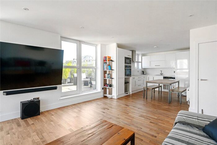 1 Bedroom Apartment For Sale In Seward Street, London, EC1V