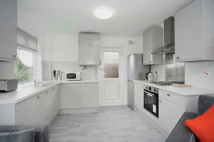 5 Bedroom Detached House To Rent In Charnwood Avenue, Beeston, Nottingham, NG9