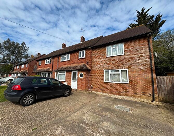 6 Bedroom Semi Detached House For Sale In Almond Close, Guildford, GU1