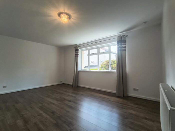 2 Bedroom Flat To Rent In , Firrhill Drive, Edinburgh, EH13