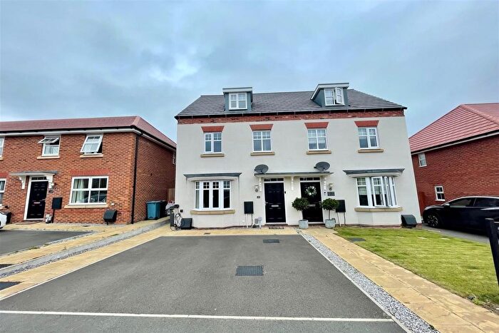 3 Bedroom Semi-Detached House To Rent In Braeburn Drive, Appleton, Warrington, WA4