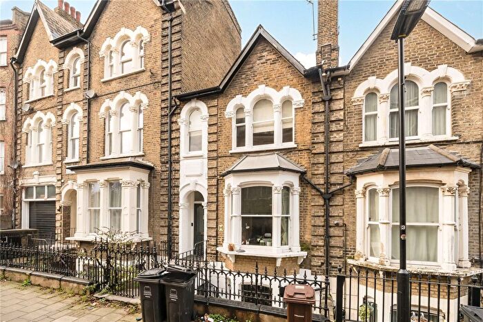 3 Bedroom Flat For Sale In Clapton Passage, London, E5